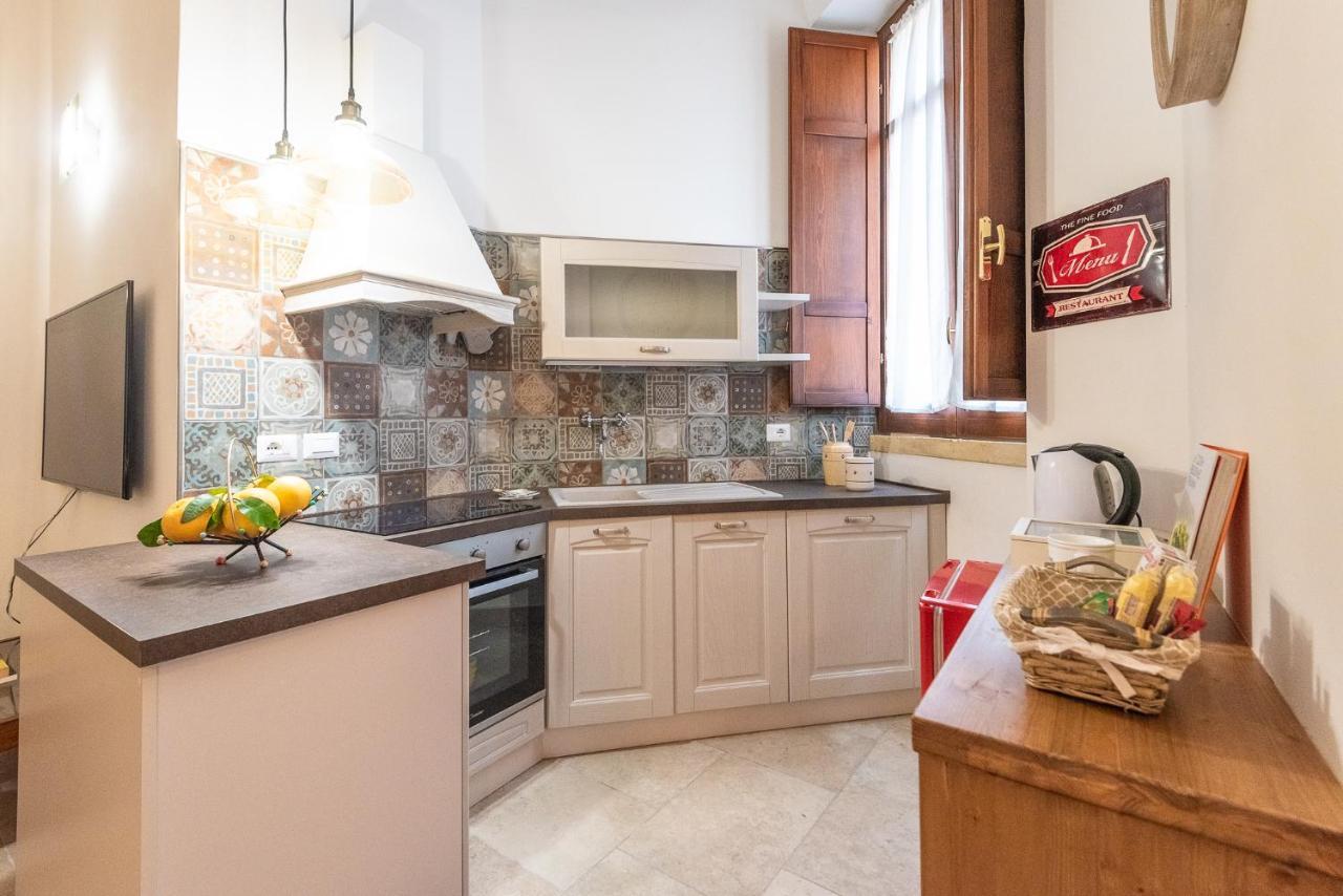 Rubichi 6 - Old Town Apartment Sit Lecce Exteriör bild